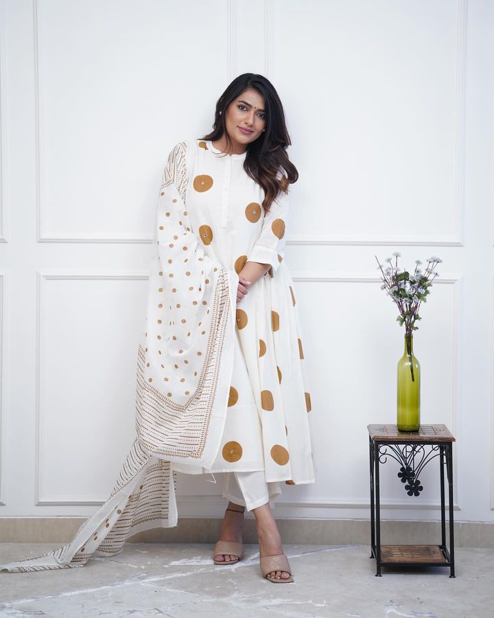 Elegant Mul Cotton Kurta Set with Dupatta